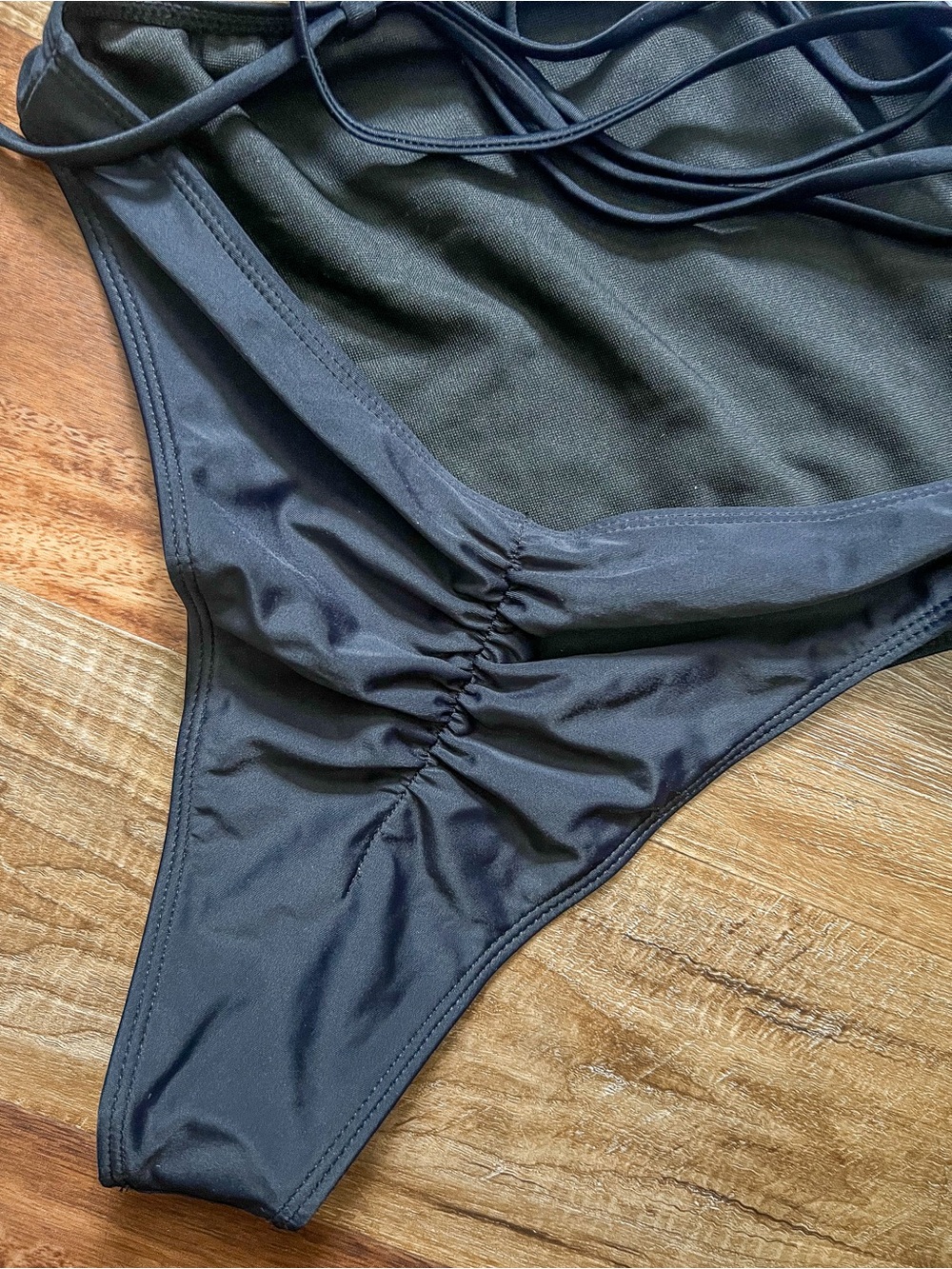 Black Underwire Cutout Monokini Strapless Swimsuit, Size M - Picture 5 of 6